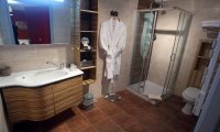 hotel residence salle de bain © logis herault - bruno garcia